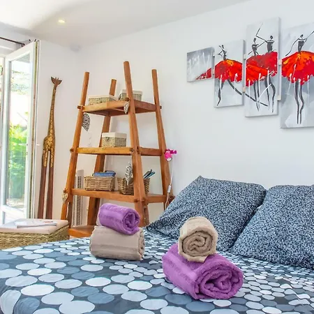 Tilou Sasu Apartment Hyères